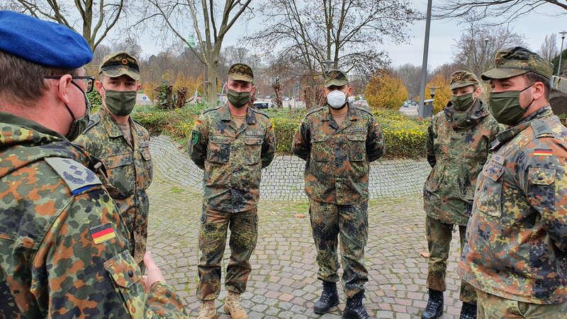 Einsatzbesprechung der Bundeswehr