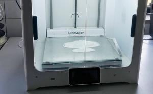DLR rüstet 3D-Drucker für medizinische Schutzausrüstung um