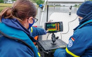 Sehenden Auges Unterwasser: THW-Kräfte trainieren mit Sonargerät