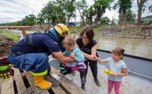 Jahrestag nach Sturmtief Bernd: Menschen retten, Gebäude sichern, Straßen frei räumen