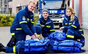 16.000 THW-Helferinnen und -Helfer erhalten von Stiftung THW als Spende wasserdichte Taschen für zukünftige Einsätze