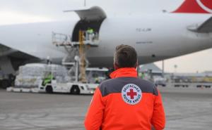 Nach Erdbeben in der Türkei und Syrien: DRK bringt über 100t Hilfsgüter per Flieger und LKW in die Türkei