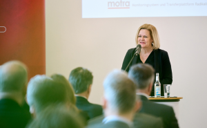 MOTRA-Verbund stellt Jahresbericht 2023 über Radikalisierungsgeschehen in Deutschland vor