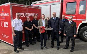 Vier Abrollbehälter Waldbrand an Katastrophenschutzeinheiten in Butzbach übergeben