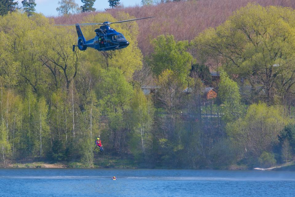 Übung zur Hubschraubergestützten Wasserrettung