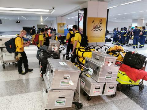 Das Team kommt am Flughafen in Beirut an. Foto