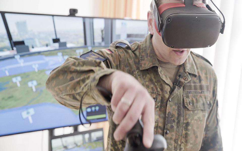 VR-Lage in Aktion: Mit dem eigenen Avatar ins virtuelle Meeting.