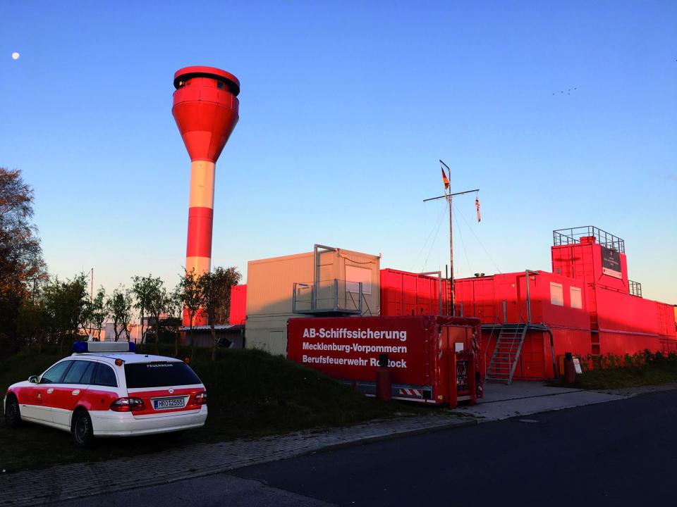 In Rostock finden Feuerwehren erstklassige Trainingsmöglichkeiten