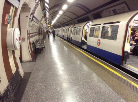 Londoner U-Bahnstation, mit einem einzigen Ausgang.