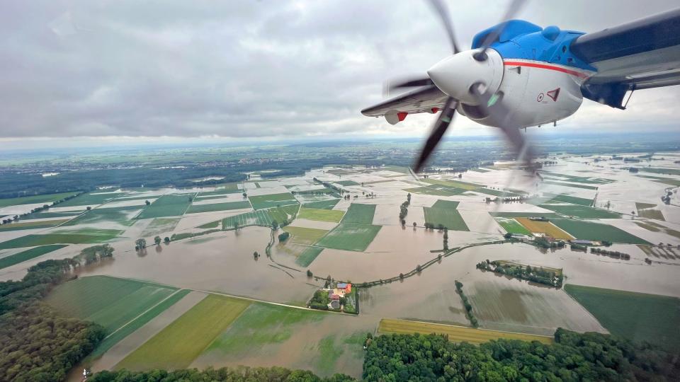 Das DLR-Forschungsflugzeug Dornier DO 228-212 überflog die vom Hochwasser...