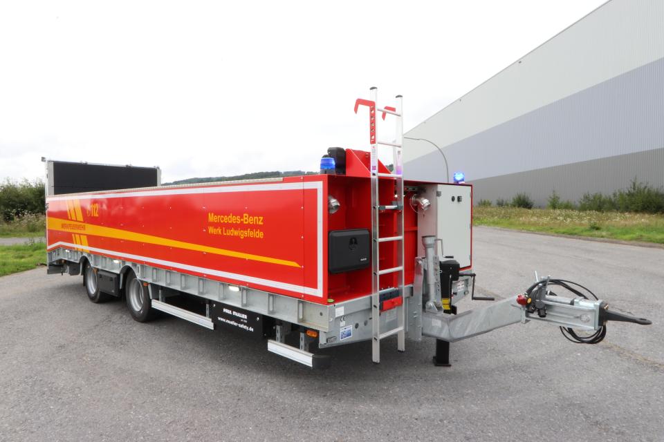 Der Müller Safety Trailer transportiert Nutzlasten von bis zu 14,3 t. Er...