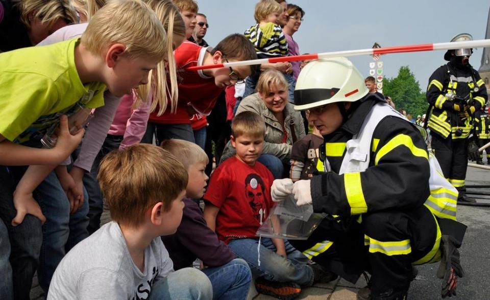 Freiwillige Feuerwehr zum anfassen beim Tag der offenen Tore am 1. Mai in...